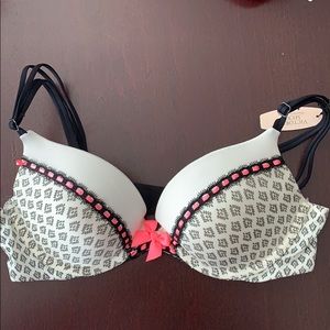 NWT Victoria’s Secret Very Sexy Push Up Bra